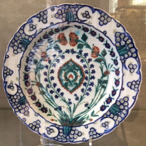 Iznik plate decorated with flowers including pinks, c.1560–75, in the FItzwilliam Museum, Cambridge.
